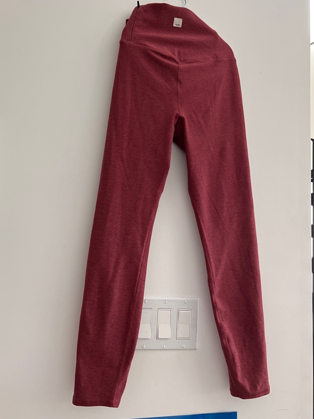 Vuori clean elevation red leggings M